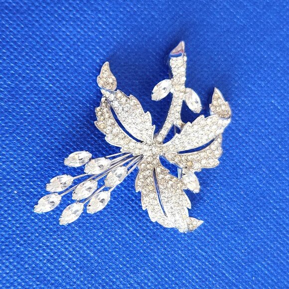 EARLY 1950 RARE VINTAGE BOUCHER FOR AVON OF BELLEVILLE RHINESTONE FLOWER BROOCH - Picture 2 of 9